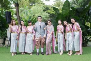 ชุดไทยเจ้าสาว ชุดไทยจักรพรรดิ์ เช่าที่แบมบี้ เวดดิ้ง ห้วยขวาง